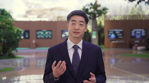 华为轮值董事长胡厚崑发表《联接共创美好智能世界》